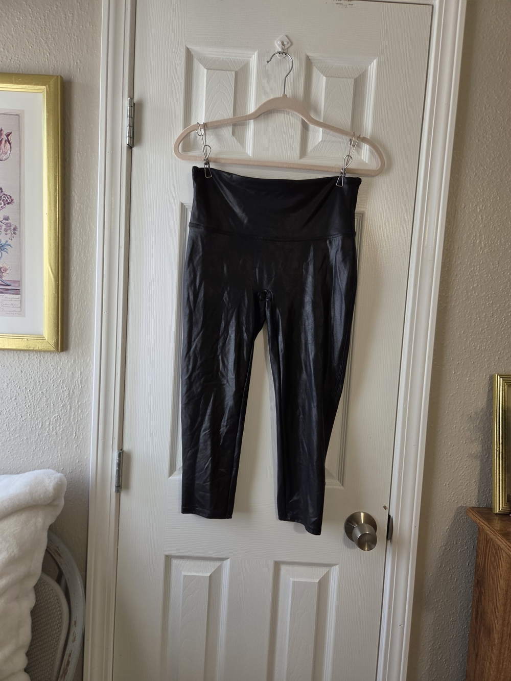 SPANX Faux Leather Cropped Leggings Black Size L High Rise Shaping